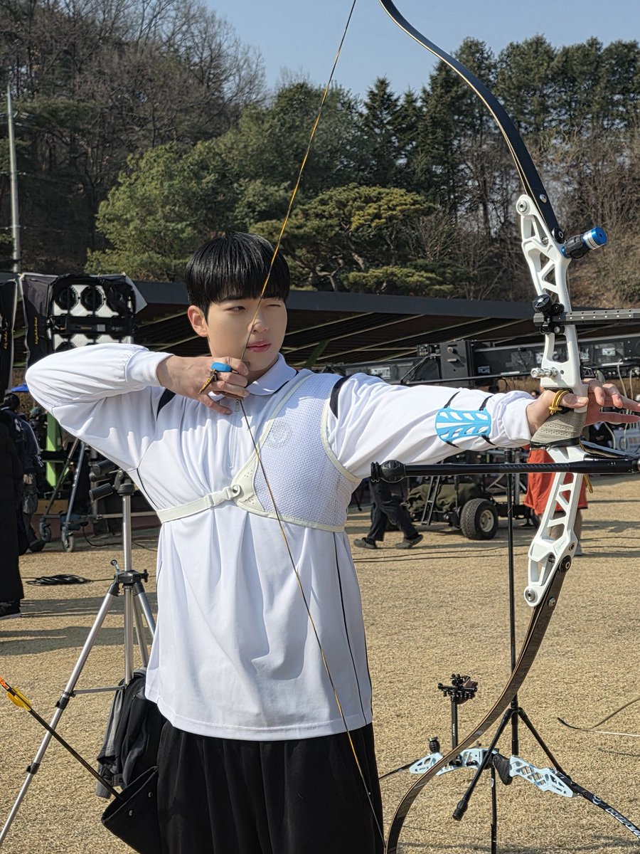 vibeactors's tweet image. [#차강윤]

Go straight and turn left
[번역] #표지호 해서 좌회전하세요•••✿ܓ

이번 주 펼쳐지는 한라기 대회! 🏹
tvN 월화드라마 &amp;lt;견우와 선녀&amp;gt;와 함께해요! 🧡

-
📺 tvN &amp;lt;견우와 선녀&amp;gt; / 월·화 오후 8시 50분

#차강윤 #ChaKangYoon
#배우 #actor
#tvN #견우와선녀 #표지호
#drama #kdrama