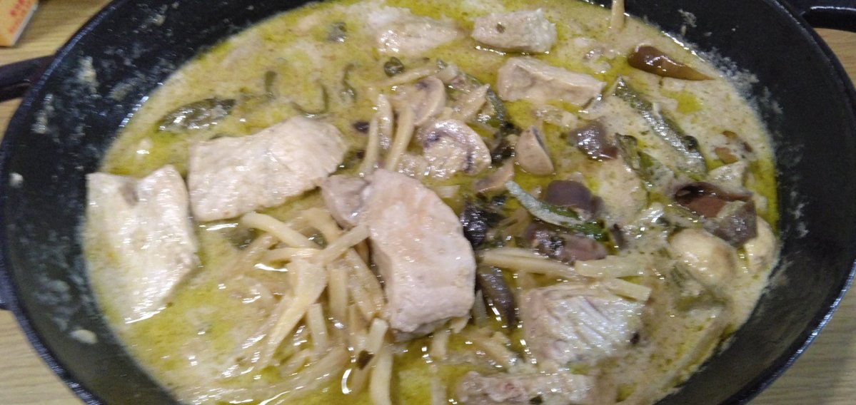 ABC1123y's tweet image. チキンともうかさめの
グリーンカレー
黄色ライス