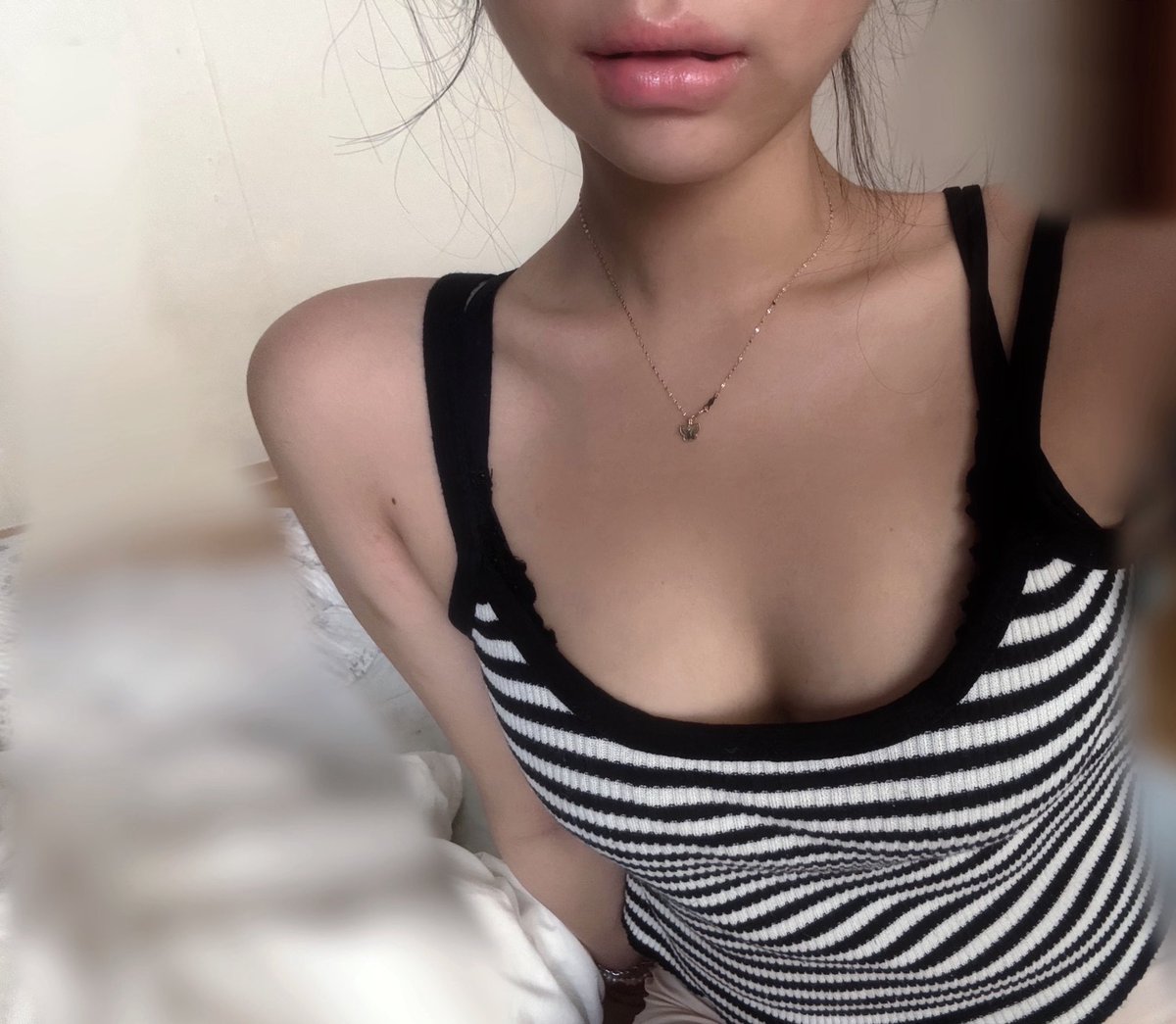 한달 가까이 안빨고 입은 나시 두개 잇어용   오래입어서 가격은 좀 잇슙미당 ♥️ 
바빠서 제대로 못햇는데 이번주 다시 열심히 판매해볼게용 ♡♥ 연락주세요!-!

라인: yaonggg

#페티쉬 #스핏 #영상판매 #입던팬티 #골든 #팬티 #페티쉬판매 #스타킹 #양말 #신던양말 #발 #입던속옷 #라인 #라관 #상납