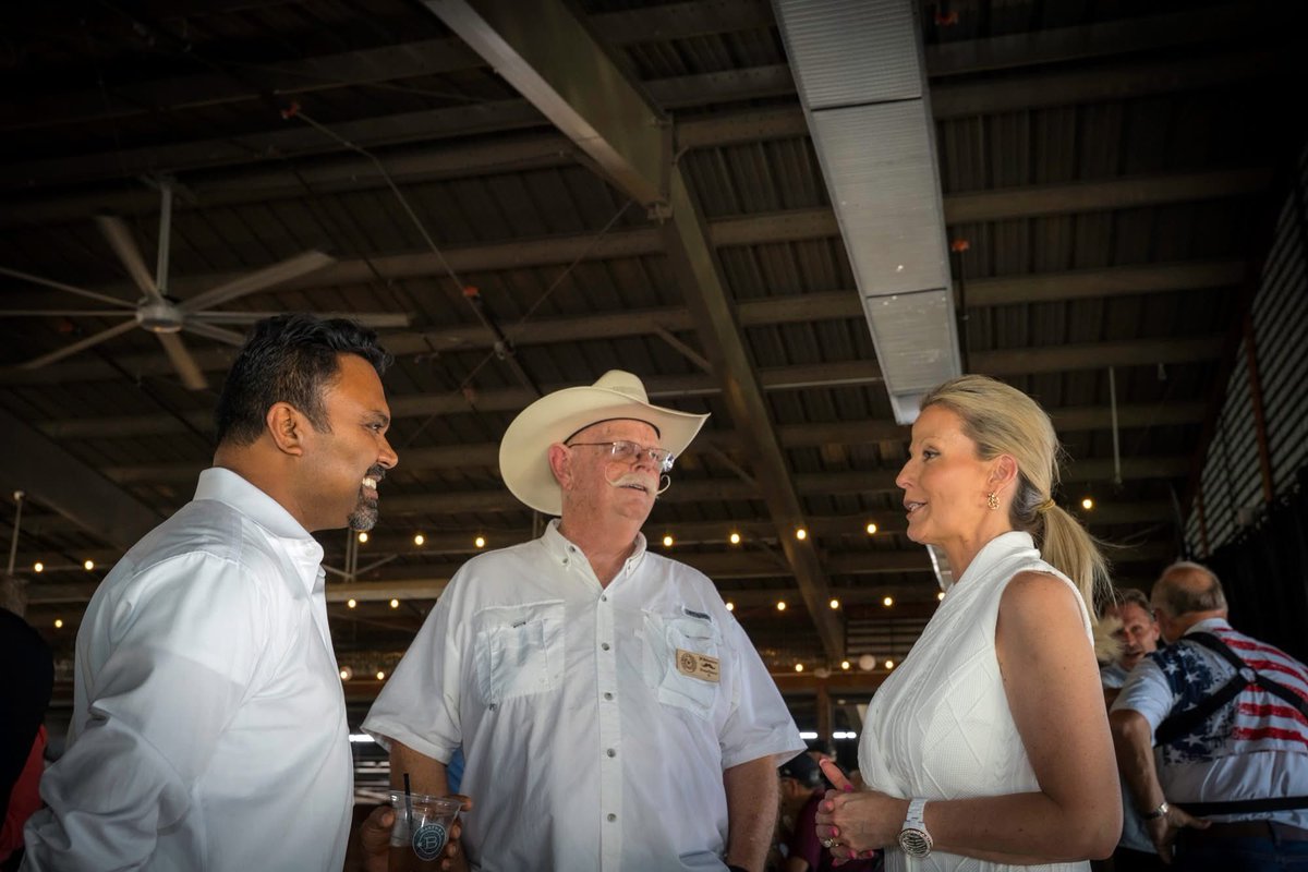 LeighForTexas's tweet image. Tonight Representative Mitch Little (HD-65) gave a powerful legislative session recap & a great preview of the Texas Special Session that begins tomorrow. Blessed to spend the evening with so many patriots!
@realmitchlittle @KeresaForTexas @abrahamgeorge @cherylbeantx