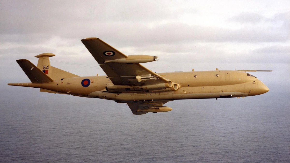 RealAirPower1's tweet image. When equipped with Sidewinders, the Nimrod was the world's largest fighter! It is not known if they were ever carried operationally.