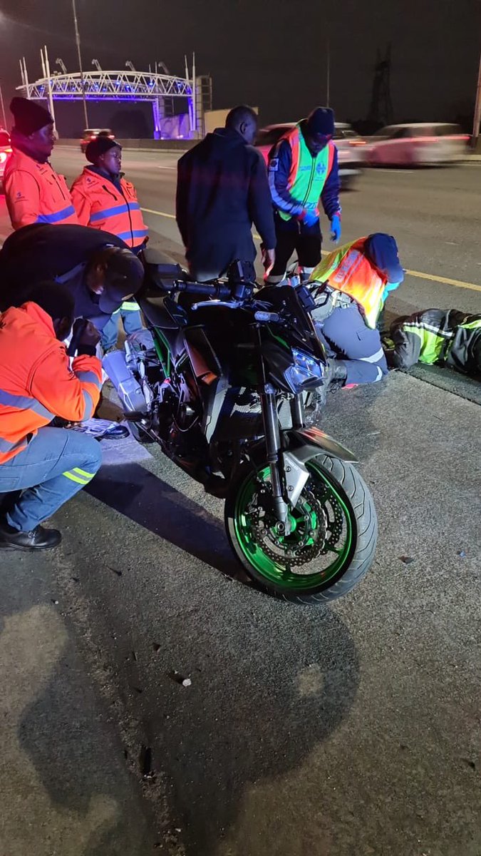 visiontactical's tweet image. Motorbike Crash – Quick Response
Last night, Vision Tactical’s support units responded to a motorbike accident near the Marlboro off-ramp on the N3.
A male rider was injured and transported to hospital by NETCARE.
SANRAL and JMPD were on scene to assist.
🙏 Wishing the rider…