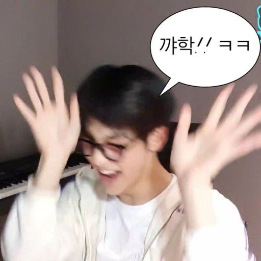 오늘 컴백이라길래 잠깐 들어왔습니다!