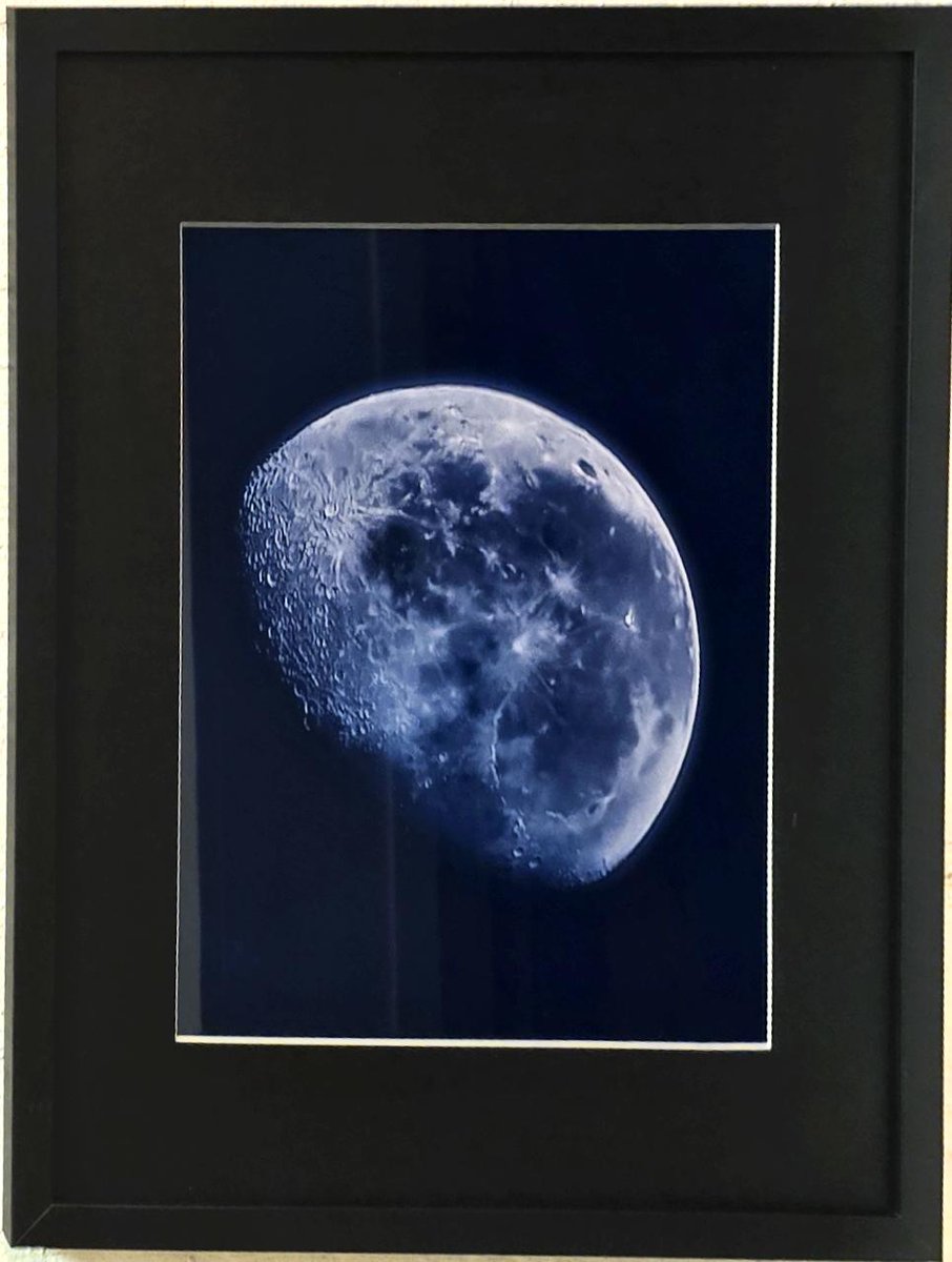 DeepSkyWorkflow's tweet image. My first metal sublimation prints are finally studio-made—from moonrise to comet trails. Testing calendars &amp;amp; mounting with styrene to protect corners. Nearly ready to offer complete, collectable pieces. 🌙🖼️ #AstroArt #StudioCraft