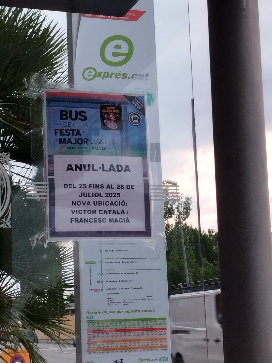 Crispasio's tweet photo. @sagalesbus Fins el del 25 al 28 de juliol es quan canvien de lloc la parada de parets del Vallès, direcció Bcn. Al revisar la app veig que el bus ha anat per av. Francesc Macià. Al preguntar-li diu que: A mi me han dicho que pase por aquí. Ens podeu dir on em d'agafar el E7? https://t.co/byZflIYXyX