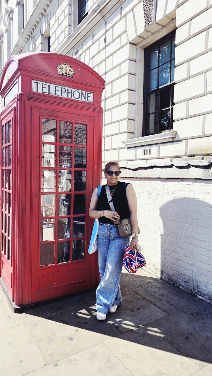 PurnimaNath's tweet photo. Love those red, cute, iconic telephone boxes. ๐๐บ๐ธ๐ฎ๐ณ๐ฌ๐ง๐ฉโค๏ธ๐ #instagood #redtelephonebooth #redtelephonebox #England #FormerMasters #BritishColonisers #Europe #TravelDiary #Instaphotos #instamoment #instalike #instamoment #instagood #instacool #instamood https://t.co/JgGboBMsH1