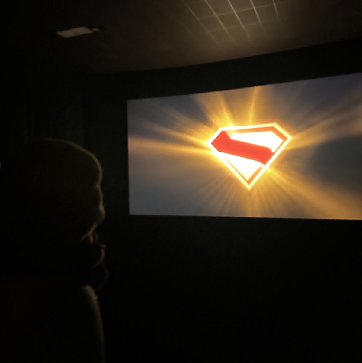 obewankenobii's tweet image. saw superman again! ❤️
do you guys think my date is cute be honest