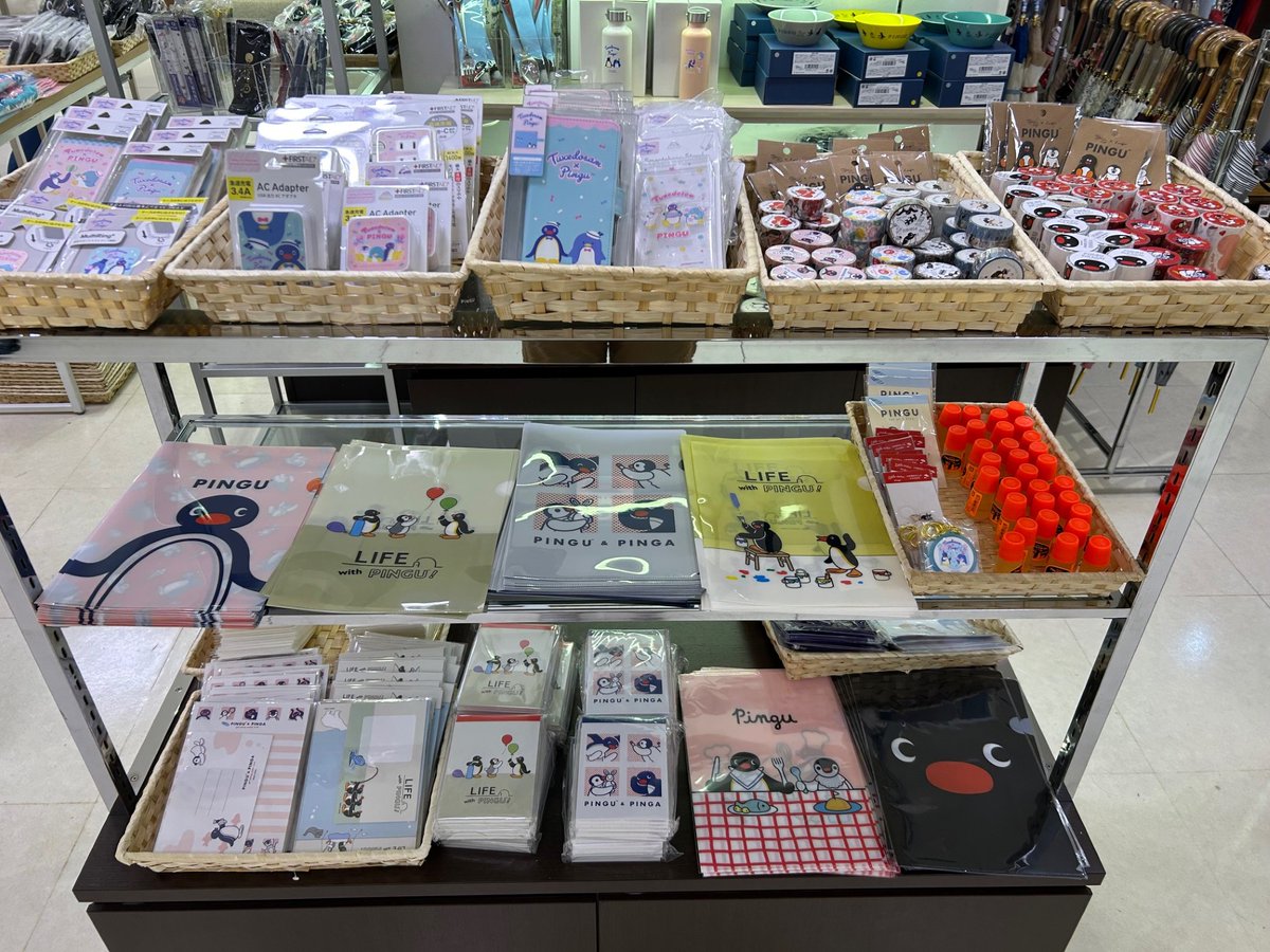 pingu_jpn's tweet image. PINGU™ POP UP STORE 📍ながの東急百貨店で開催中‼🎉
“毎日の暮らし”で使える便利でかわいいピングーグッズが揃った『PINGU™ POP UP STORE』を是非お楽しみください💐👀
※在庫状況は店舗までご確認下さい。
🐧開催情報
★ながの東急百貨店
7月21日(月)~7月30日(水)…