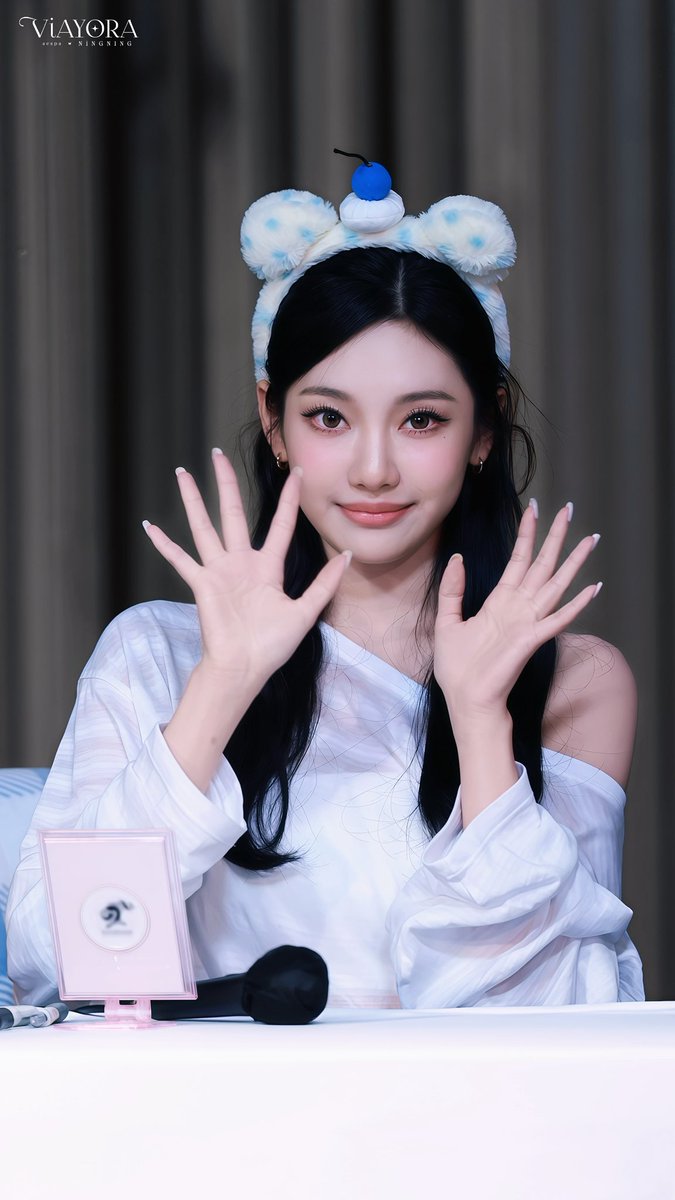 Viayora_N's tweet image. 250712 K4 Fansign
😍

#닝닝 #NINGNING  #宁艺卓 #에스파 #aespa #宁宁 #寧藝卓 #寧寧 #AESPA