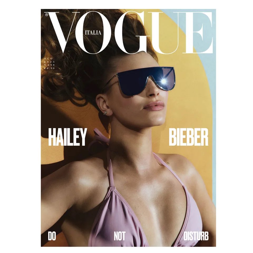 Hailey Bieber Outfits tweet media