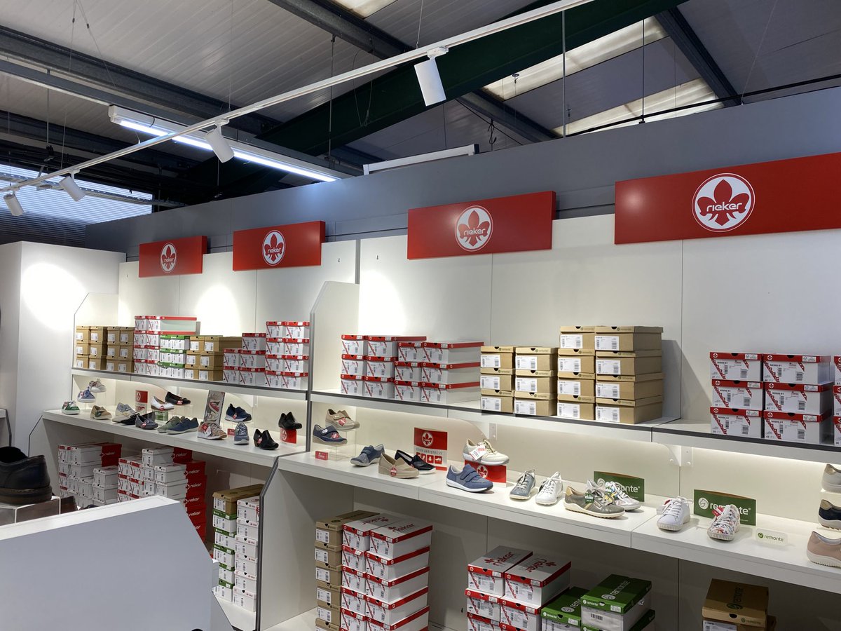threepointpos's tweet image. Take a look at one of our recent store fit out projects we did for Brevitt Rieker shoes at the Palmers Garden Centre, Ullesthorpe🥾👟
 
Read more here - lnkd.in/ehDS5--j

#FitOut #RetailDisplay #GardenCentre #POS