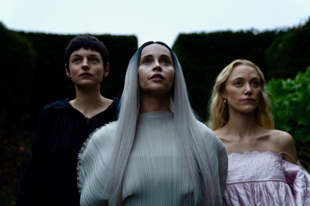 teamtaynick's tweet image. First look at Julia Jackman’s ‘100 NIGHTS OF HERO’ starring Nicholas Galitzine, Emma Corrin, Maika Monroe and more!
This is set to premiere at Venice’s Settimana Internazionale della Critica.
Via @FilmUpdates