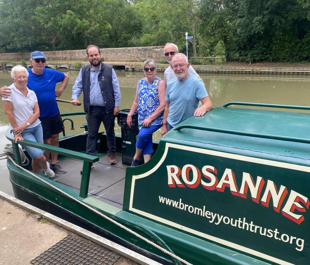 Bromley Youth Trust welcomed the Mayor aboard Rosanne, their narrowboat on the Grand Union Canal.

The trust use trips on the boat as a fun and innovative way of helping young people learn life skills such as team work.
