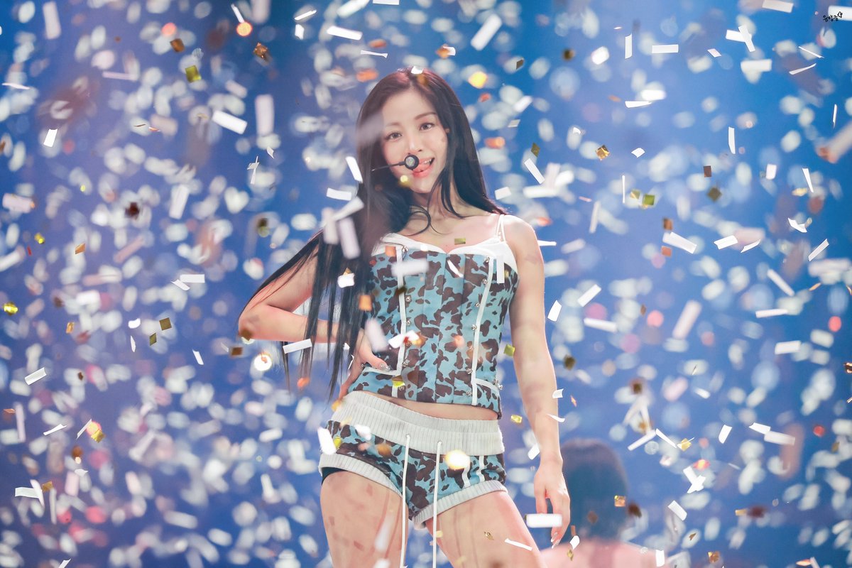 YuangleJYJH's tweet image. 250720
" Twinkle Twinkle Little Star⭐️ "
#TWICE #트와이스 #トゥワイス #지효 #JIHYO #ジヒョ