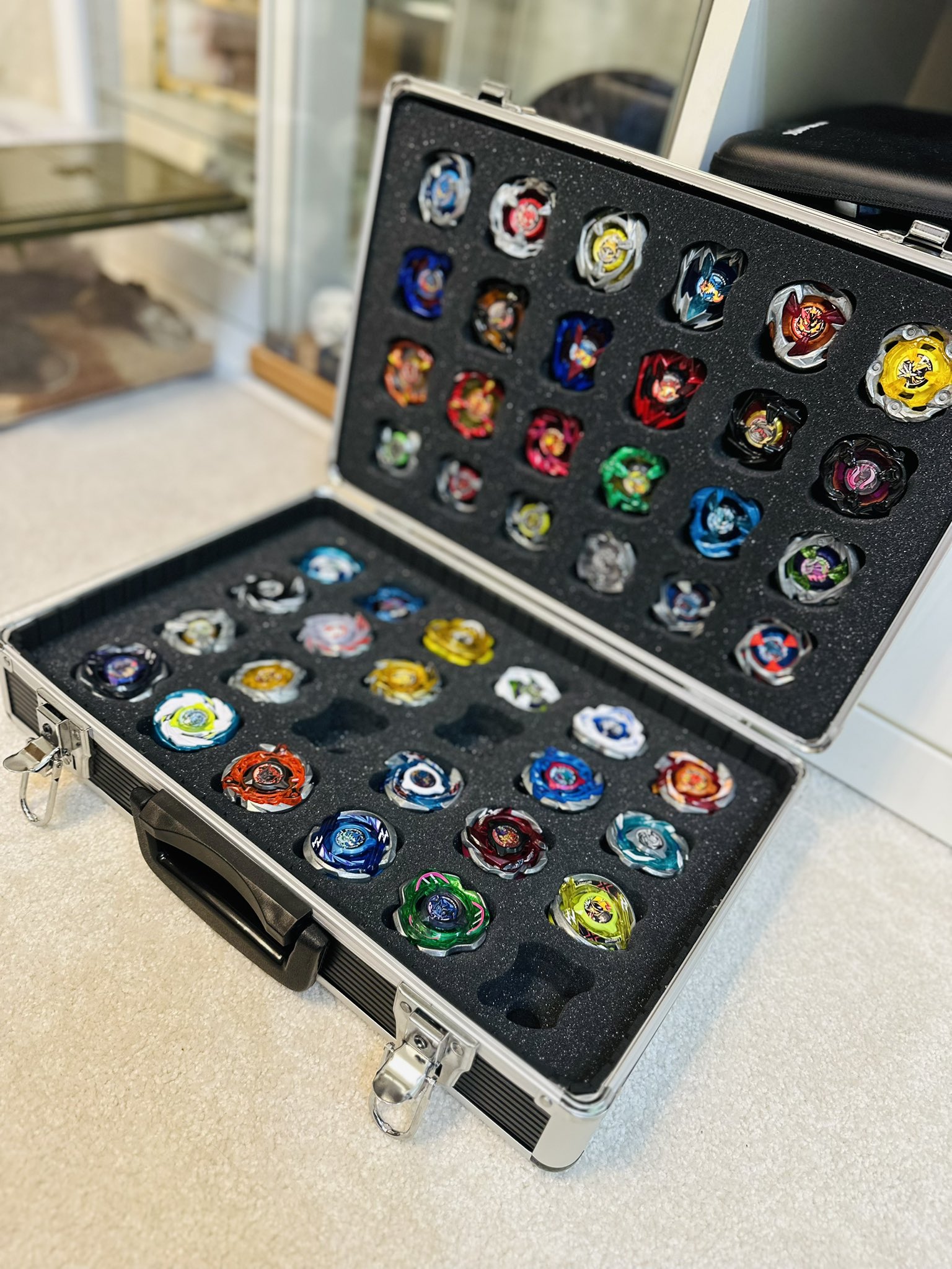 【レア品/匿名/送料込】DREAMBOX ベイブレードx専用アタッシュケース ケース/boxのみ商品 ベイブレードX beyblade x 「Xケース