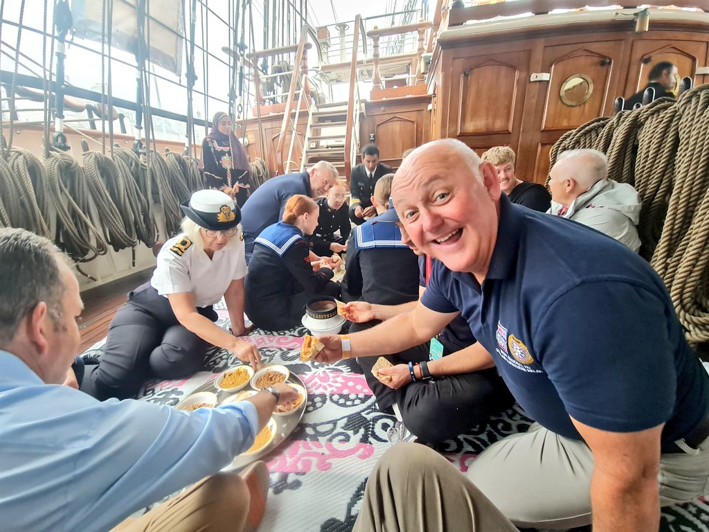 RNinScotland's tweet image. The Naval Liaison team enjoyed a traditional Omani breakfast onboard the @Shabab_Oman_II in #Aberdeen this morning. 🇴🇲
What a way to start the week! 👇
#MondayMood #MondayMotivation #tallshipsaberdeen