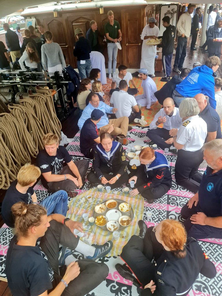 RNinScotland's tweet image. The Naval Liaison team enjoyed a traditional Omani breakfast onboard the @Shabab_Oman_II in #Aberdeen this morning. 🇴🇲
What a way to start the week! 👇
#MondayMood #MondayMotivation #tallshipsaberdeen