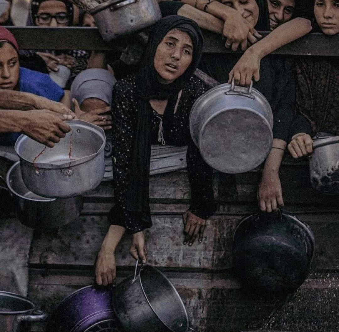 M_ahmadi81tab's tweet image. امام سجاد(؏) میفرمایند:
ايّاكَ وَظُلْمَ مَنْ لايَجِدُ
عليكَ ناصِرا اِلاّ اللّه
بپرهيز از ستم بر كسى كه
ياورى جز خـدا ندارد ..
اصول کافی، ج ۲، ص ۳۳۱
#غزة