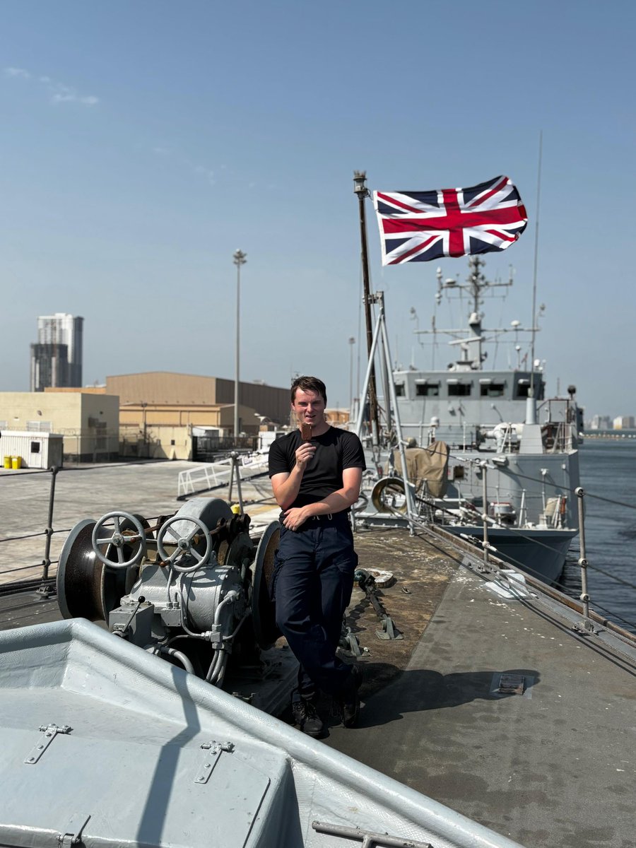 UKForcesTracker's tweet image. HMS Bangor seen ahead of Middleton at the UK Naval Support Facility in Bahrain.
She has now been repaired but will not return to service.
(Src/img: @HMSMiddleton)