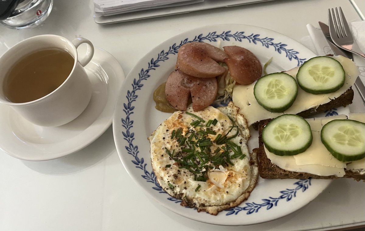 beduin01's tweet image. Vecka 30 börjar och då är det viktigt och då är bra frukost A och O. Ha det bra i sommarvärmen vänner