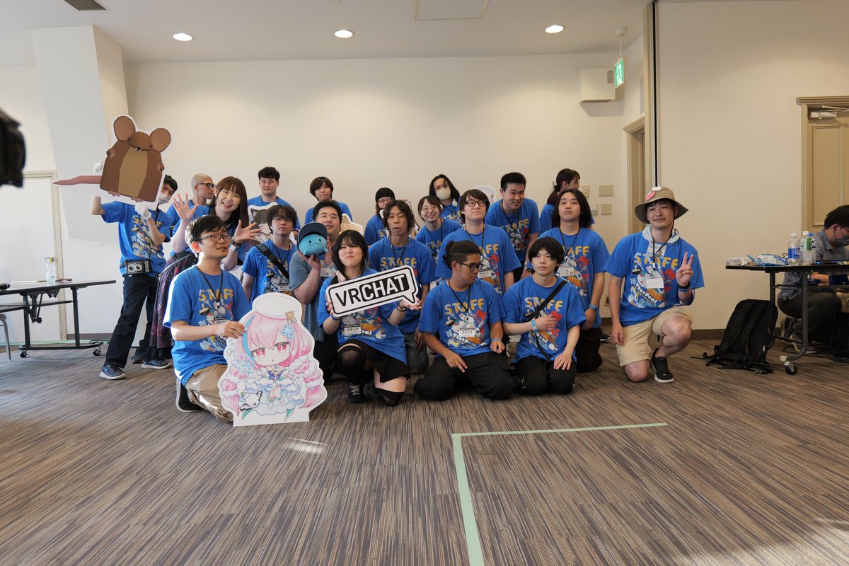 vketreal_vris's tweet image. #VketReal in 札幌 スタッフで集合写真!
一人ひとりの力が集まって、無事に最後まで初の有志開催のVketReal運営やりきれました!
スタッフの皆さん、本当にお疲れ様でした!!
#VketRealSapporo