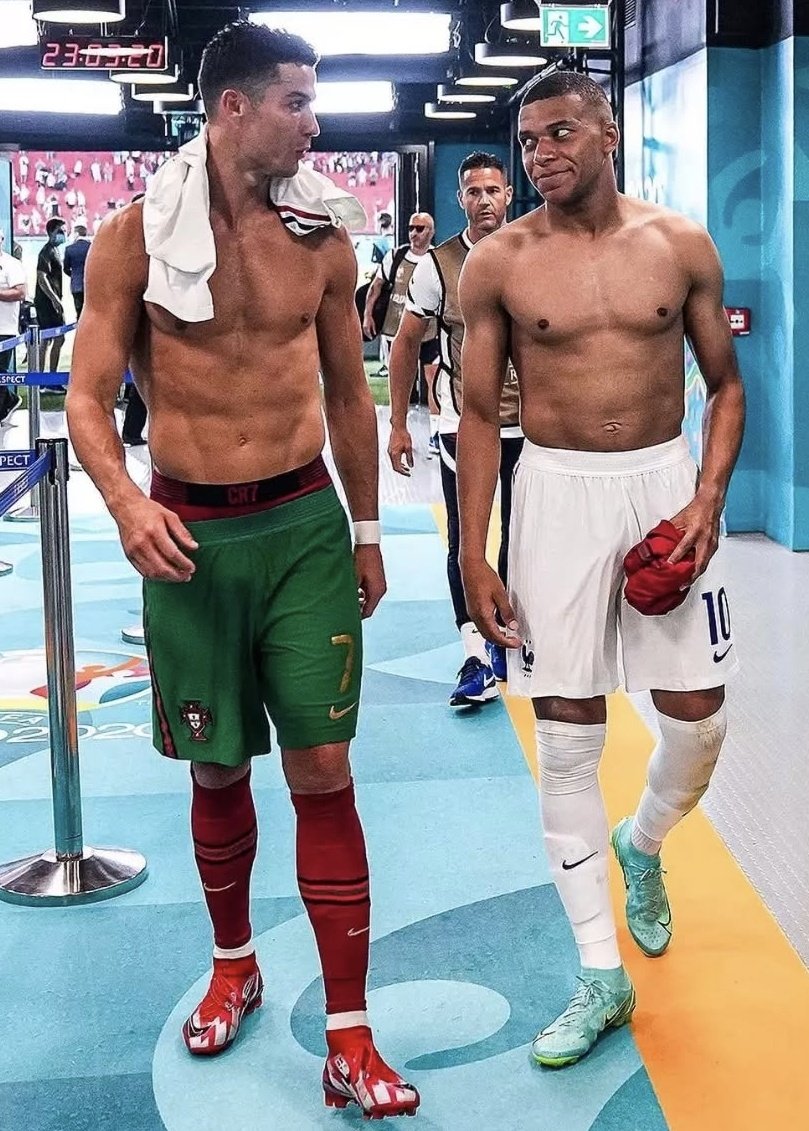 733GF's tweet image. 🚨🗣 Kylian Mbappe: "I have never envied anything. I just want to admire Cristiano's greatness. There will be no one like him. He has left a mark on football history.'