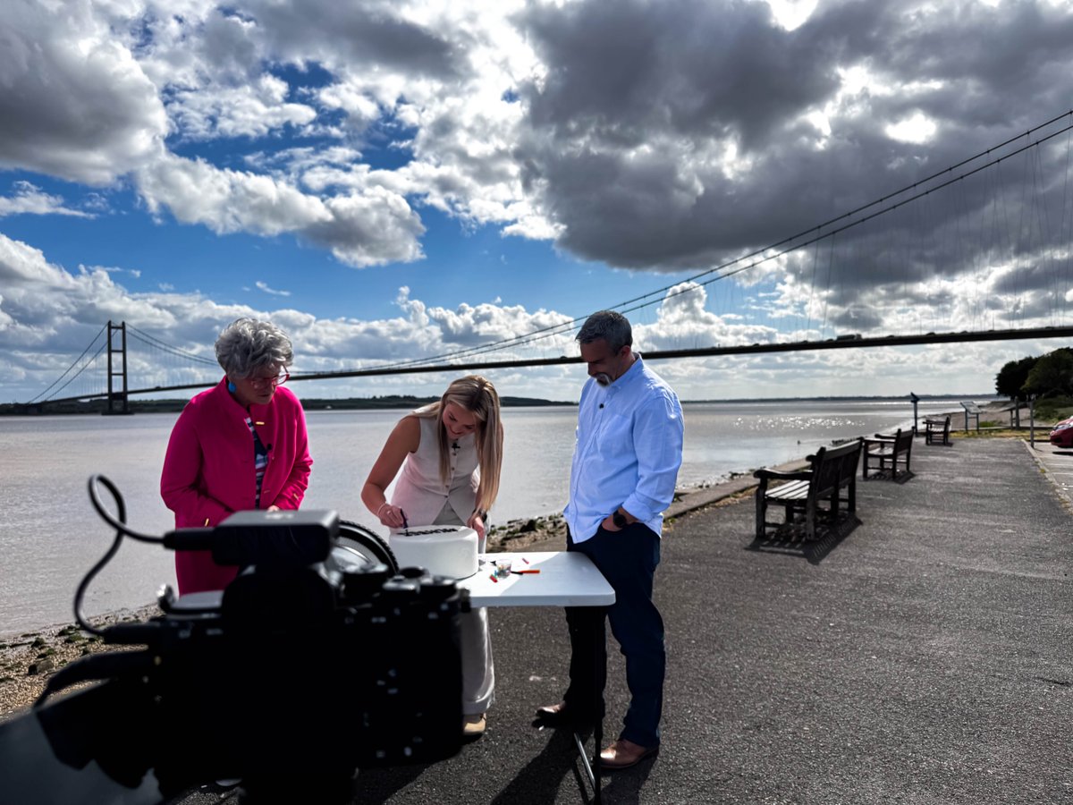 Business Day, garden party, cakes, biscuits, tea...

Sounds like a main sponsor Bake-Off🍰

Jonny and Dawid joined the main sponsors of #TheBusinessDay for a day of filming for the event's opening video. 

#Videography #Business #EventVideography #Networking #Hull