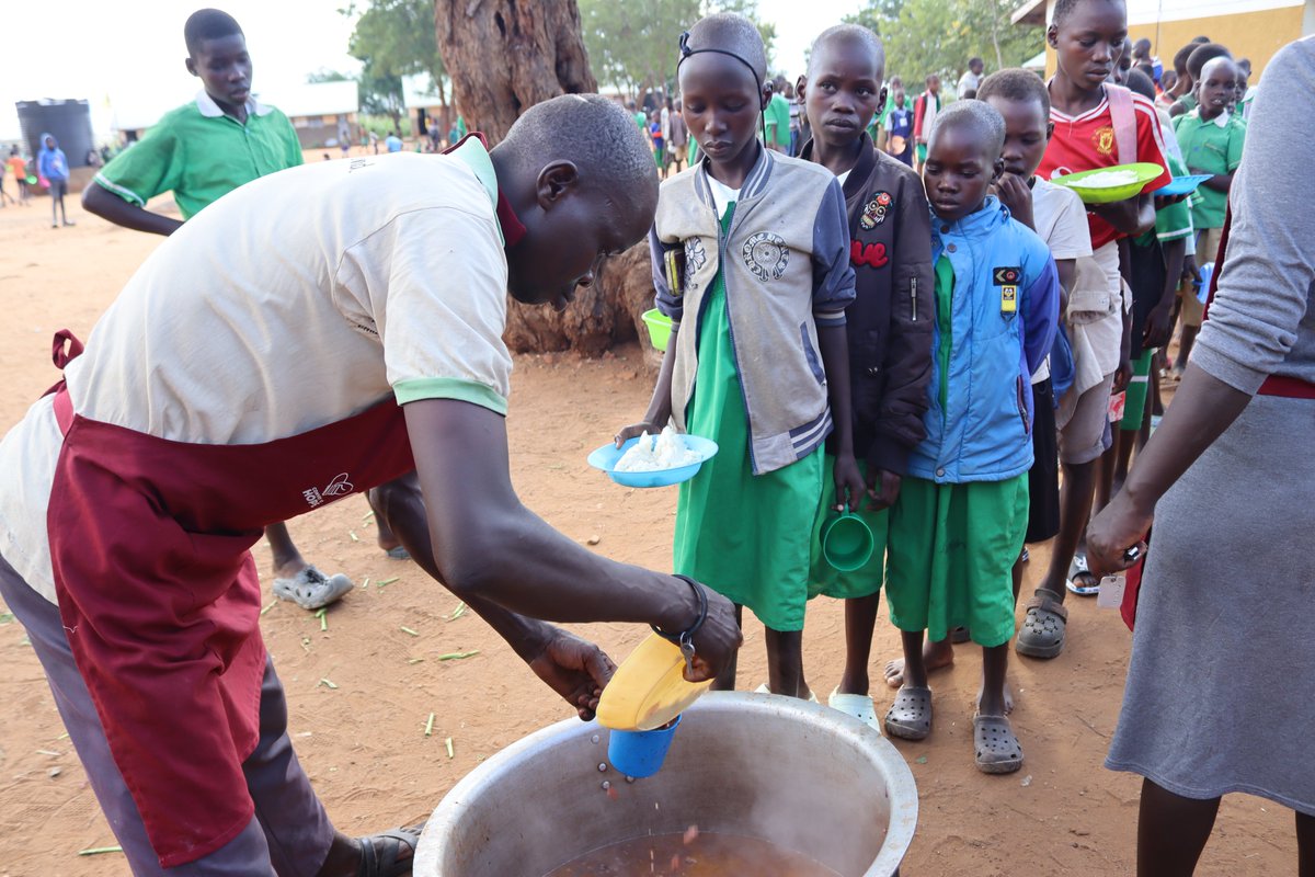 WindleUganda's tweet image. A hot meal at school can be the difference between dropping out and dreaming big.
That’s why together with @ConvoyofHope, we're investing in food as fuel for education. When children eat well, they stay in school, focus in class, and perform better. #FoodForEducation
