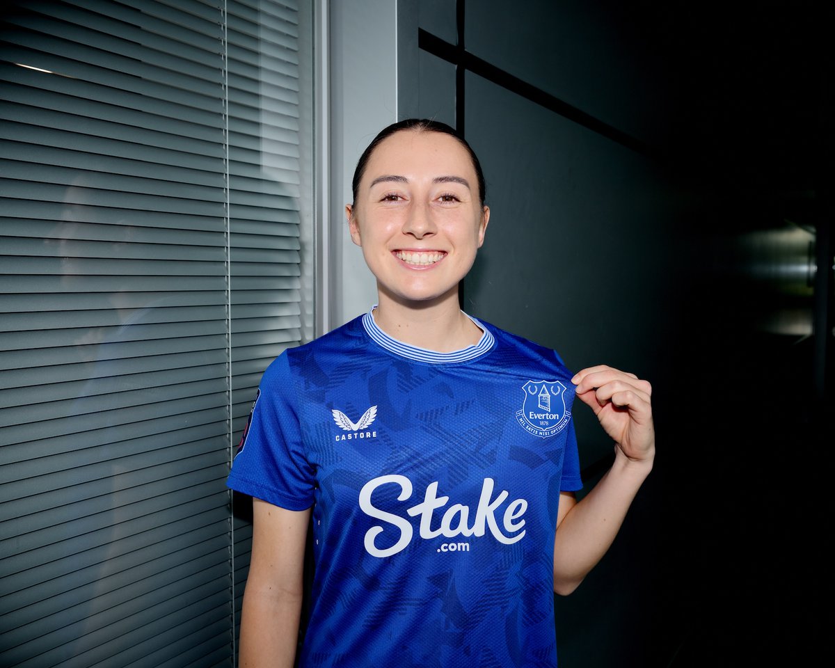 EvertonWomen's tweet image. 💍 Congratulations to Clare Wheeler and her partner Jeremy, who announced their engagement this morning!