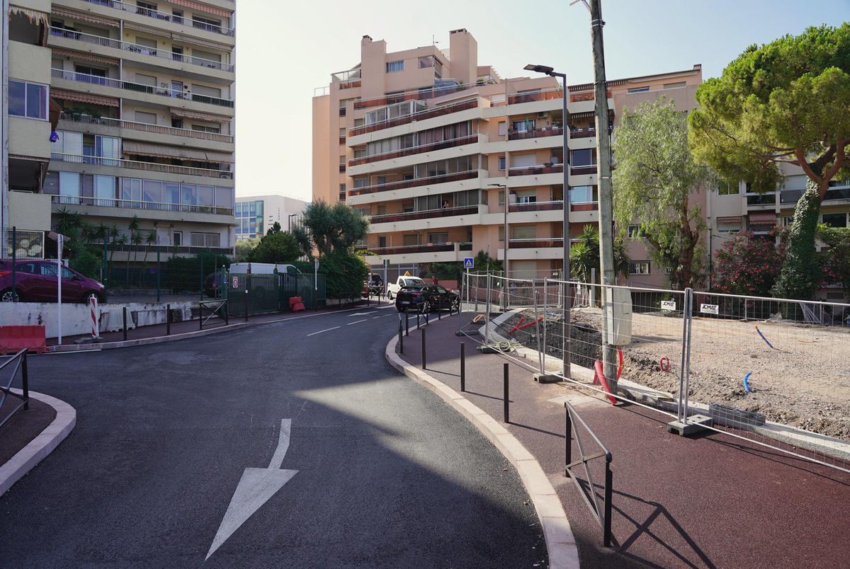Antibes JLP (@antibes_jlp) on Twitter photo 🚲 Visite de terrain, ce matin, avec <a href="/JeanLeonetti/">Jean Leonetti</a> et Anne-Marie Bousquet pour découvrir le nouvel aménagement cyclable de part et d’autre de la RD 6007 (ex-route de Nice).
3km de pistes entre la gare de Biot et le pôle d’échanges d’#Antibes avec une incursion au cœur du quartier 🚲 Visite de terrain, ce matin, avec <a href="/JeanLeonetti/">Jean Leonetti</a> et Anne-Marie Bousquet pour découvrir le nouvel aménagement cyclable de part et d’autre de la RD 6007 (ex-route de Nice).
3km de pistes entre la gare de Biot et le pôle d’échanges d’#Antibes avec une incursion au cœur du quartier