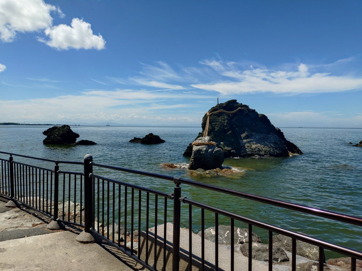 海の日という事で
海行ってきました🌊✨

さてここは…

何処でしょう？