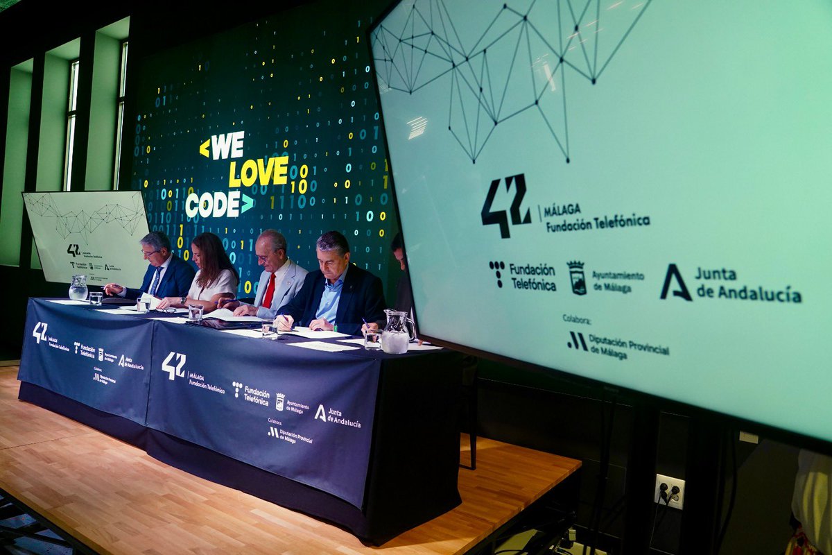InteriorJunta's tweet image. El consejero @antoniosanz renueva el compromiso de @AndaluciaJunta con el Proyecto @42malaga_ft.
✅ Formación disruptiva
✅ Sin horarios
✅ 100% gratuita
✅ 100% empleabilidad
#Andalucía apuesta fuerte por su futuro digital.