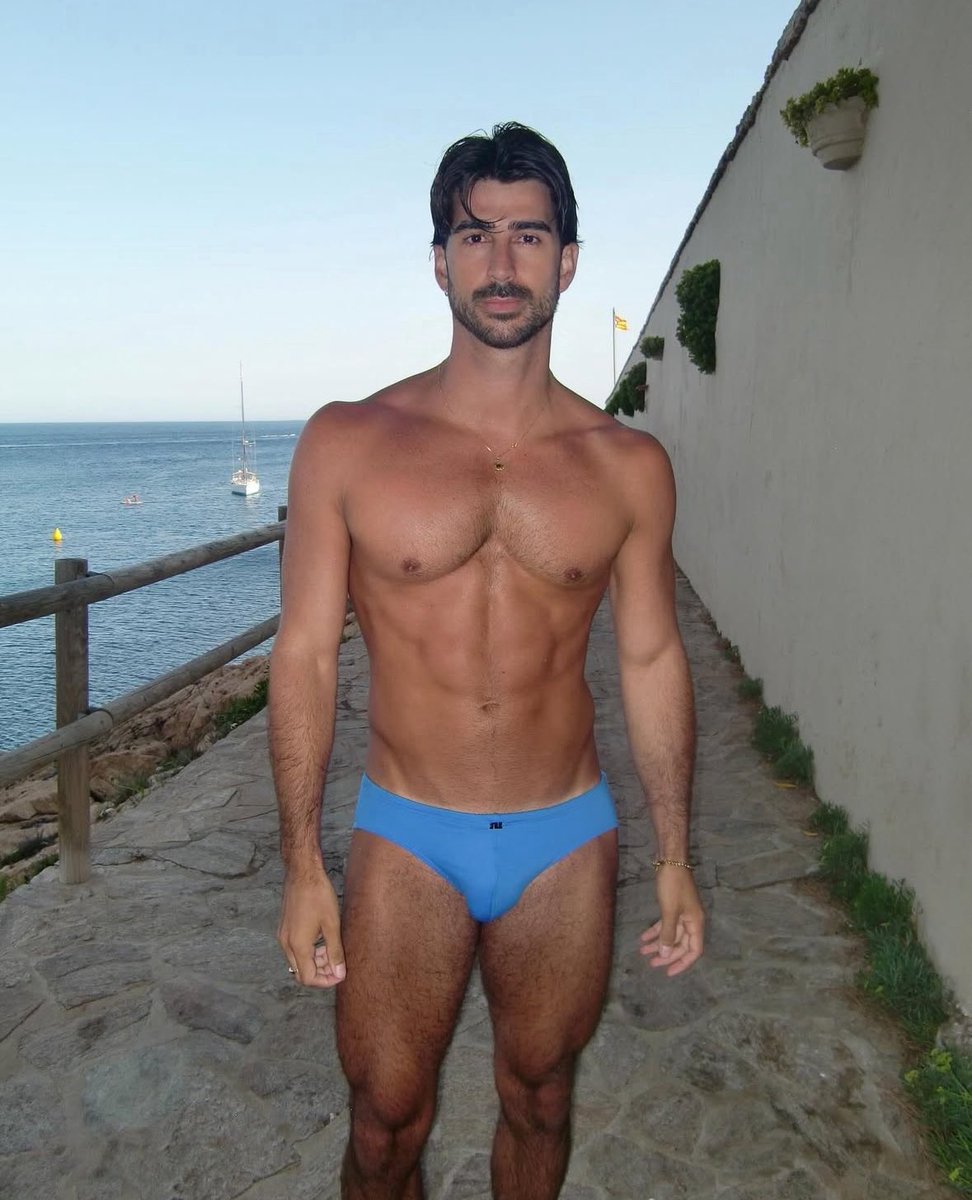 VisualCruising's tweet image. Mira fijo. Toca mentalmente 💦🔥