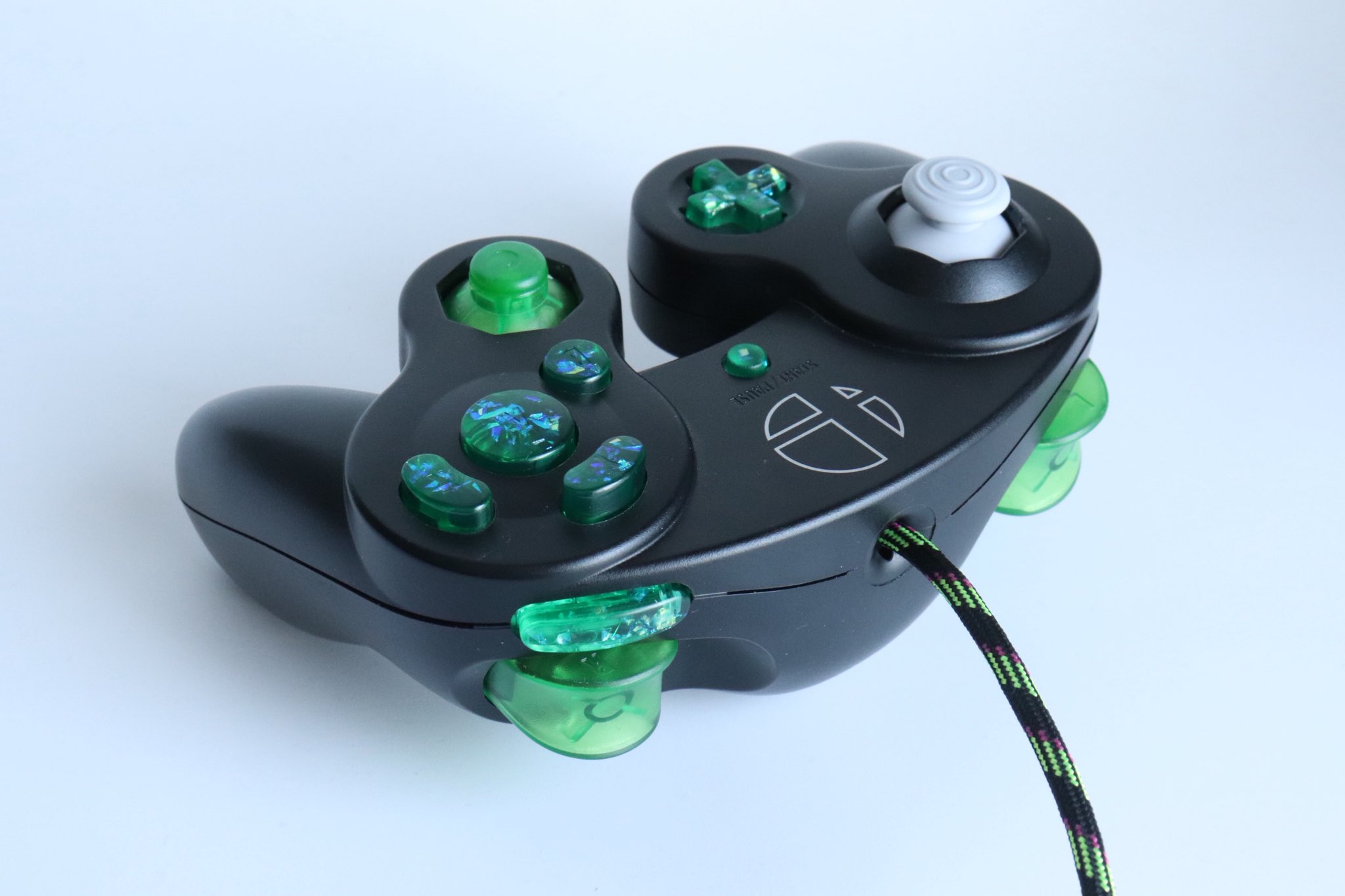 カスタムGCコントローラー　アイスクライマー ゲームキューブコントローラーをおしゃれにしました | andmohiko.dev