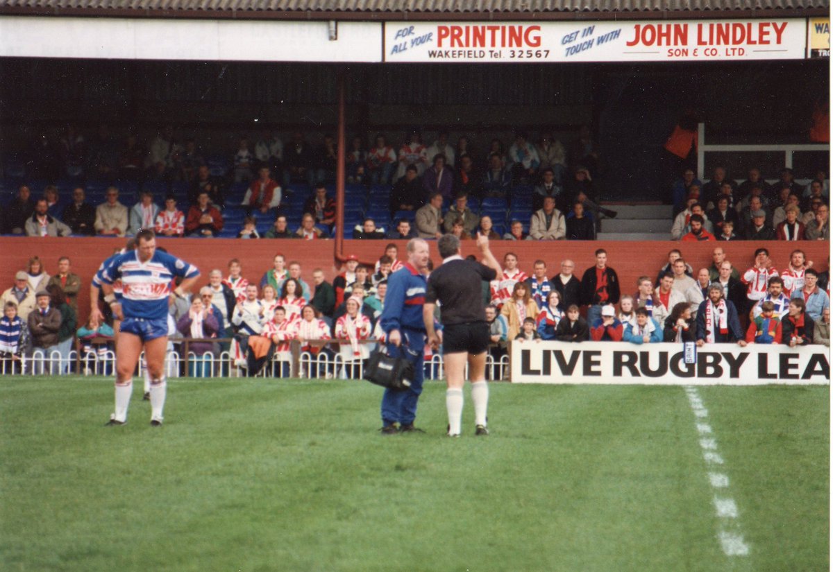 TrinityHeritage's tweet image. RIP referee Robin Whitfield … and the day he sent me off in 1992 😆⚜️🔴⚪️🔵⚜️
