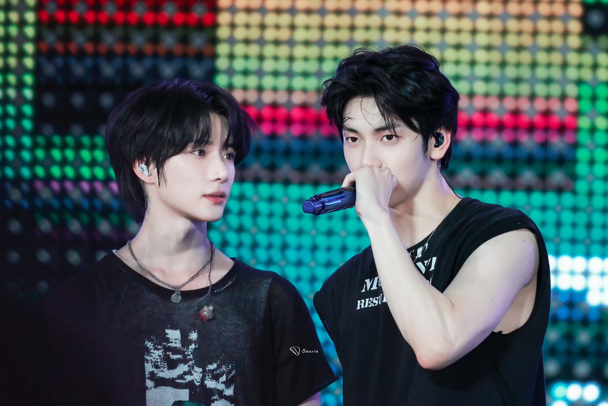 socbind's tweet image. Tatapan penuh cinta