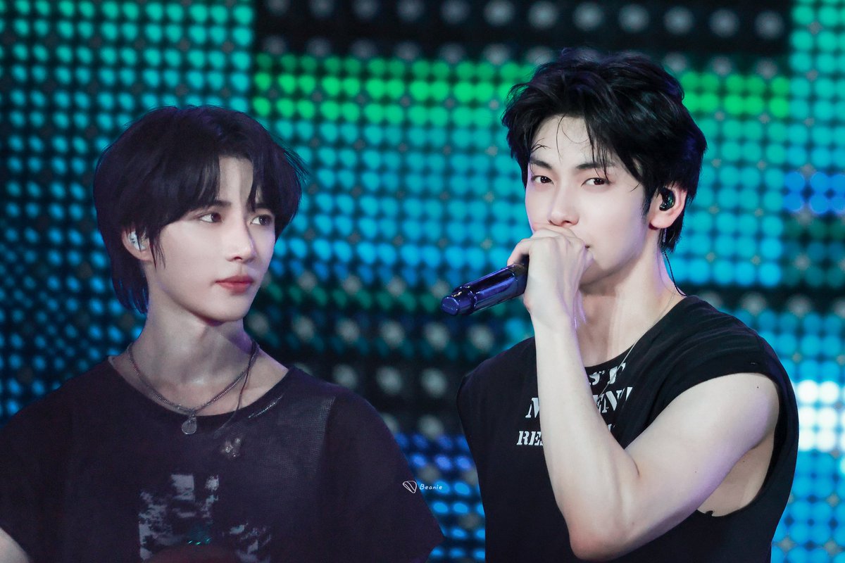 socbind's tweet image. Tatapan penuh cinta