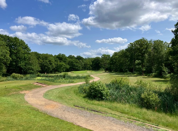 TheSocialGolfer.com tweet media
