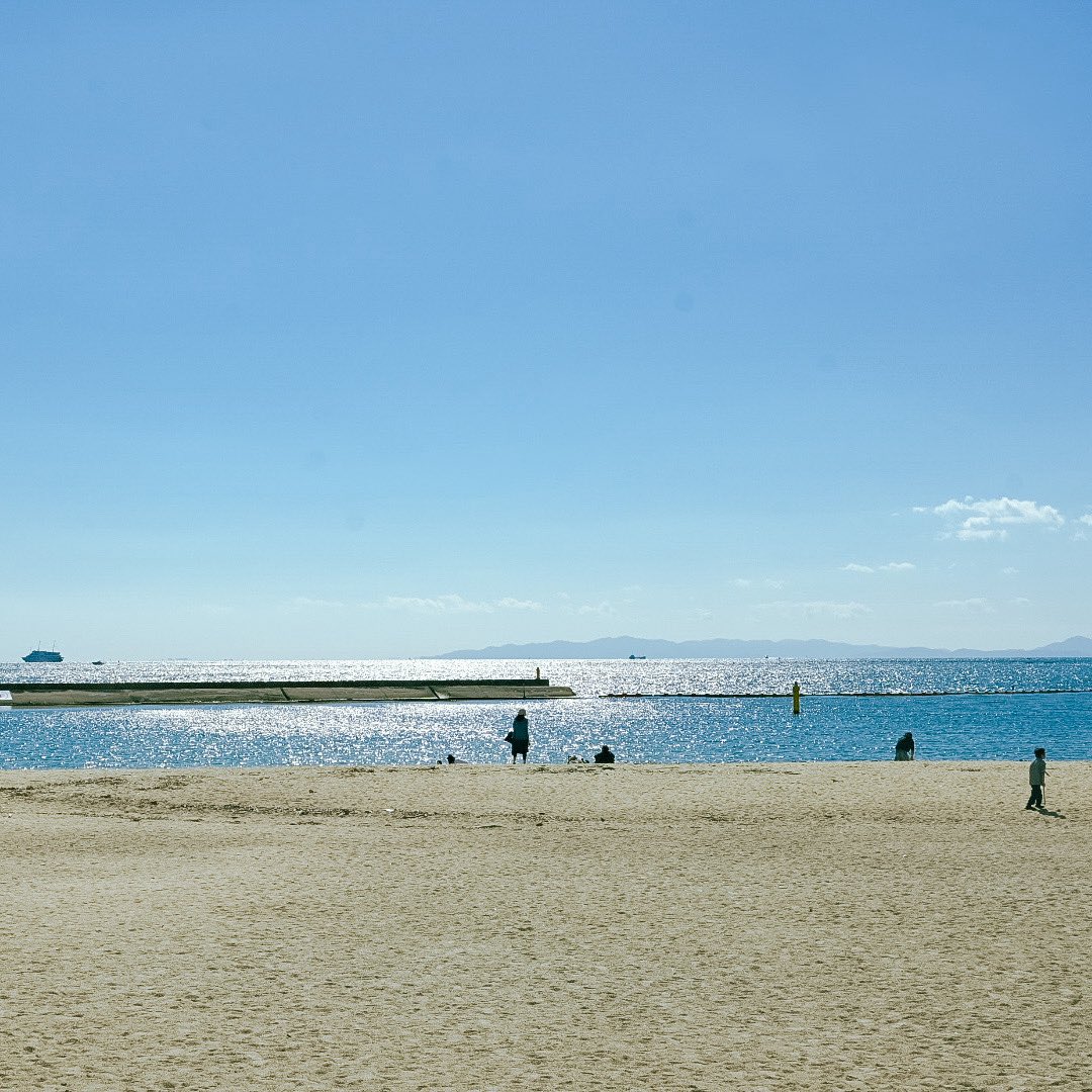 連休もおわりですねーっ 今日は海の日だそうです！

↓ いつかの須摩の海⛱️✨