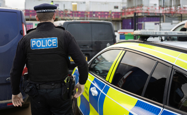 kent_police's tweet image. We are appealing for witnesses following an arrest in connection with a reported assault outside a public house in #Chatham. Read the full details here... kent.police.uk/news/kent/late…