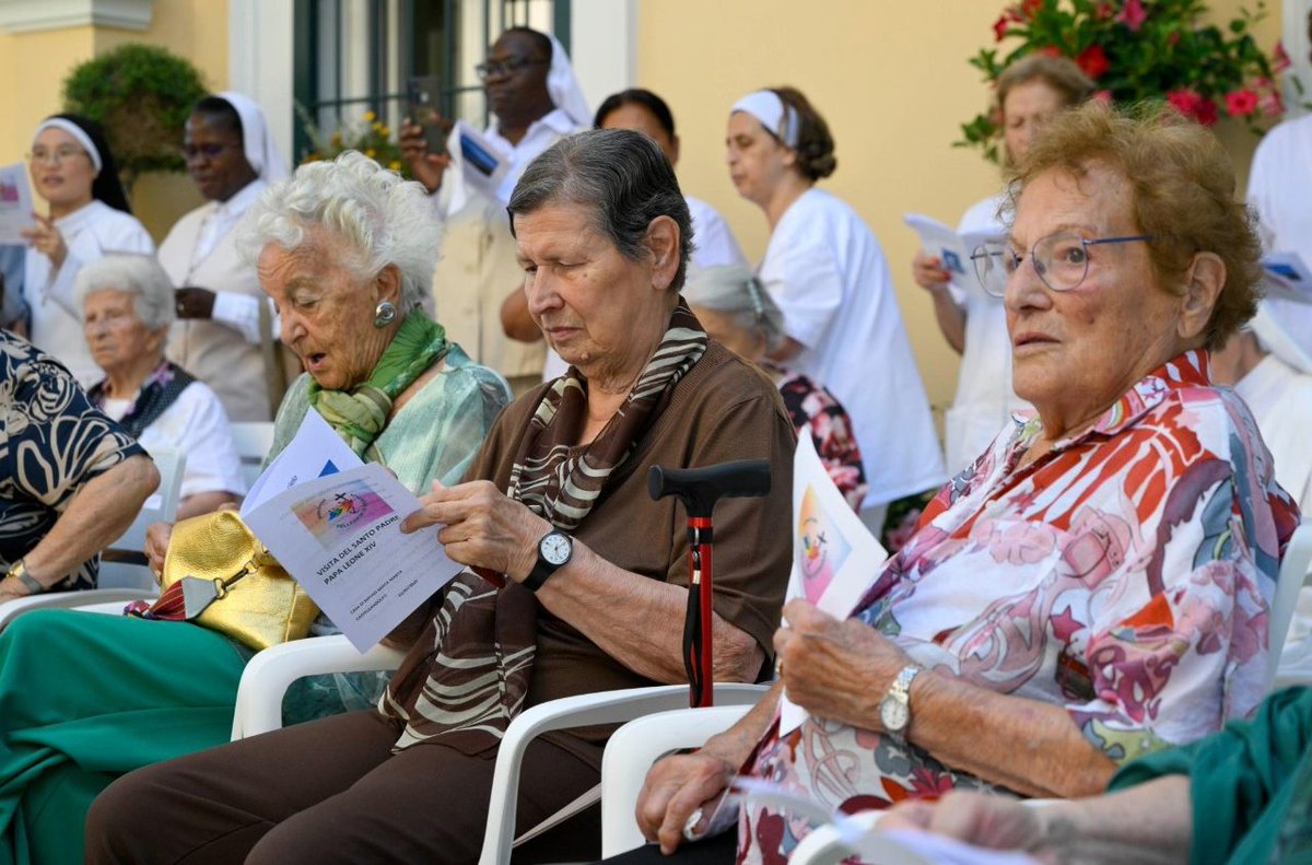 vaticannews_it's tweet image. “Voi siete segni di speranza”. #LeoneXIV ha visitato la Casa di riposo per anziani “Santa Marta” a Castel Gandolfo, invitando le signore che vivono nella residenza ad essere testimoni “di preghiera e di fede”
#VaticanNewsIT
Leggi qui ⬇️
shorturl.at/Ziecc