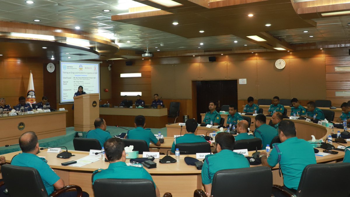 UNODC_ROSA's tweet image. In Bangladesh, a 4-day training was launched for 25 Dhaka Metropolitan Police officials to strengthen responses against drugs & HIV/AIDS, with focus on gender/human rights. Mr. Abu Hasan Tarique, Add'l IGP, Police Staff College graced the training, held with Home Ministry & NASP.