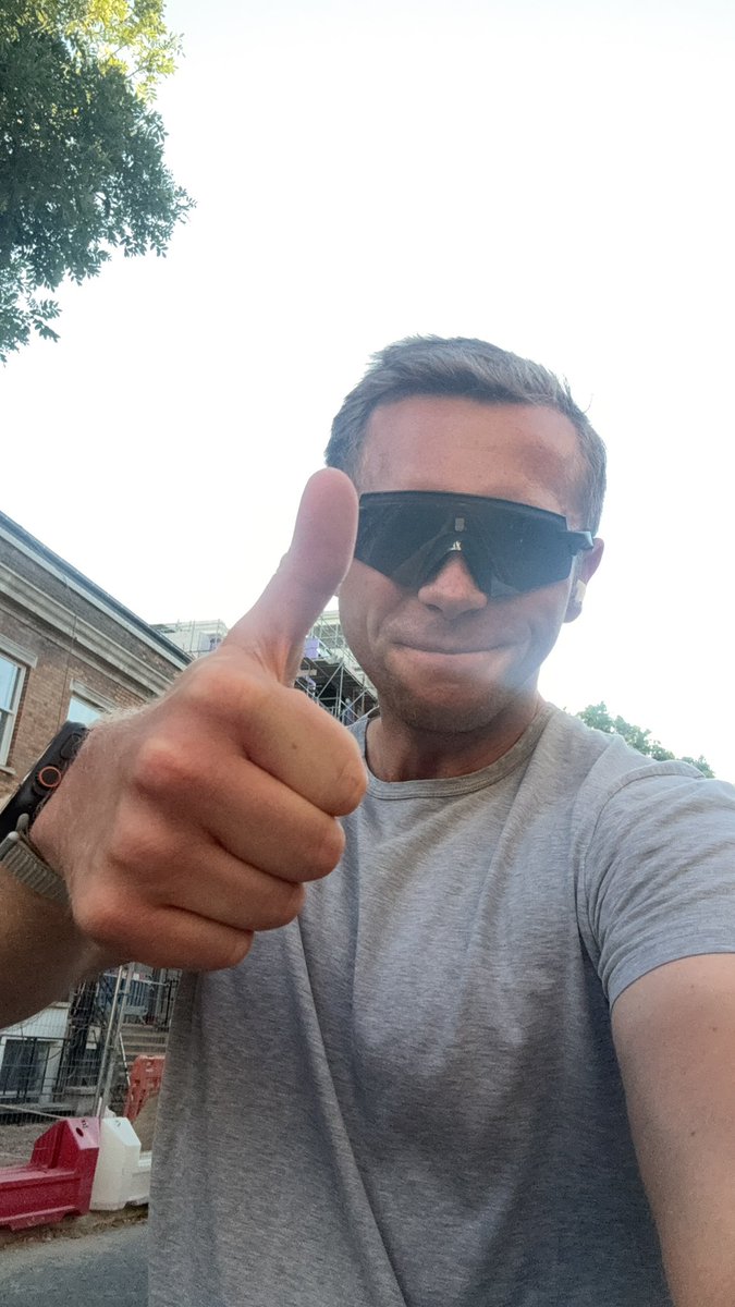 HarryStebbings's tweet image. I used to fucking hate Sunday night.
Back to school Monday was the worst.
I wake up every Monday feeling the happiest person in the world to never be anything but jacked for the week ahead.
Do what you love, be kind, work hard. ❤️