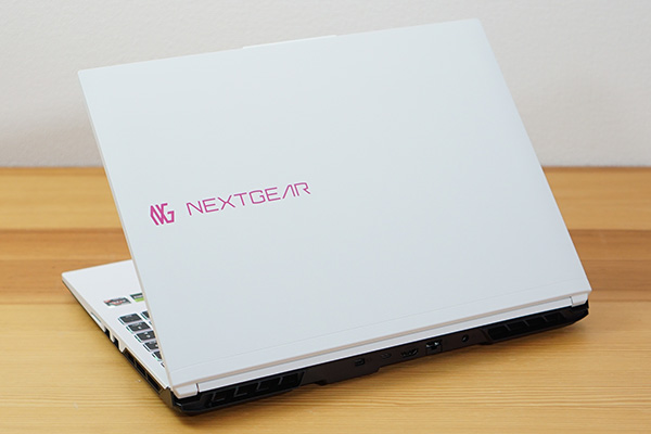 thehikaku's tweet image. マウスコンピューターのNEXTGEAR J6(2025年モデル)をレビューしました。
GeForce RTX 4050 Laptopに、100% sRGBディスプレイを搭載しつつ、13万円台と価格が抑えられたゲーミングノートPCです。
thehikaku.net/pc/mouse/25NEX…
#PR