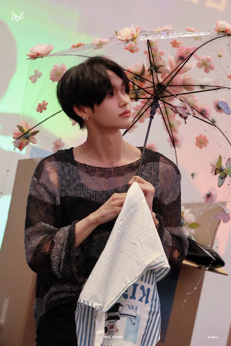 wantbin_'s tweet image. 250721 yeti
#라이즈 #원빈