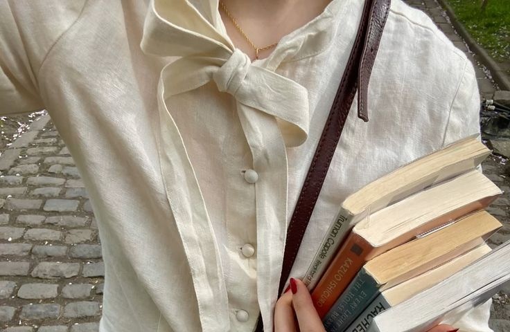 AcademiaDreams's tweet image. βI love everything that's old, β old friends, old times, old manners, old books, old wine.β
β Oliver Goldsmith