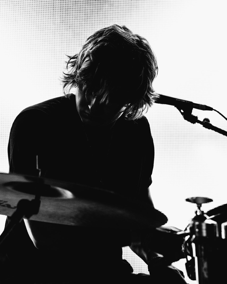 RIVIA_BAND's tweet image. Still not over @IsleOfWightFest with @This_Feeling, here’s another little piccy spam from the best @romytakesphotos ❤️