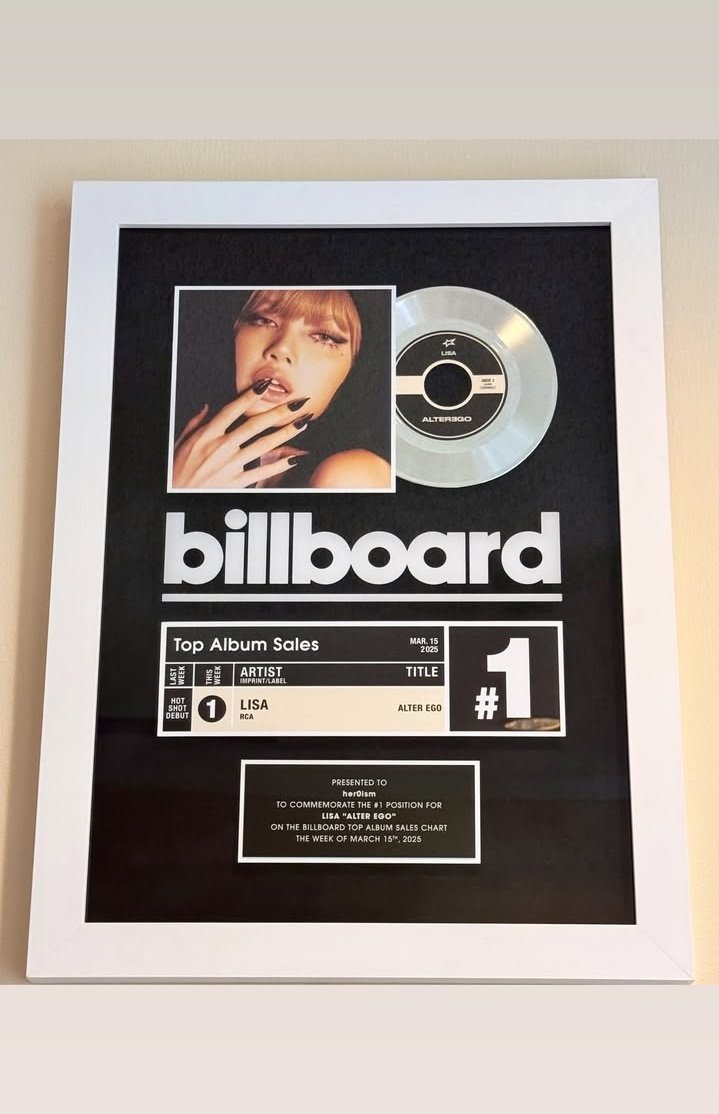 the_lisapopbase's tweet image. #LISA Billboard top album sales. 🥹
Hot shot debut. 🫶
Ctto