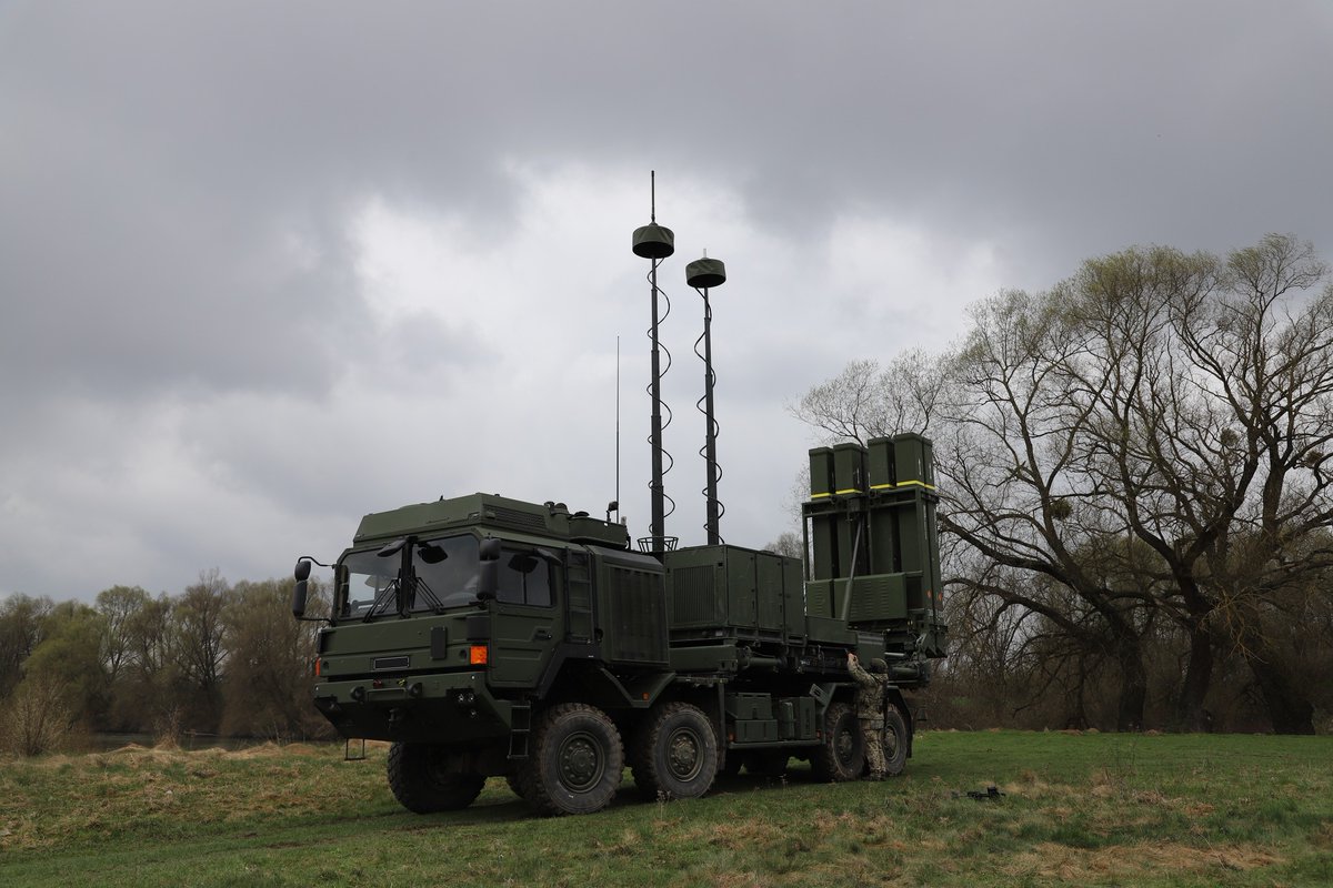 deaidua's tweet image. The British Ministry of Defence just announced that Germany will provide more than €170 million in funding, which the UK will use to procure air defence ammunition via the UK-led International Fund for #Ukraine for delivery in the coming months.
They also announced that at…