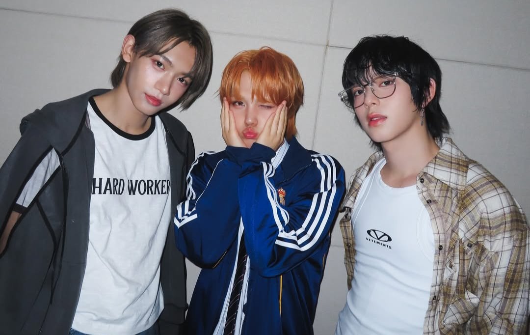 luvsturead's tweet photo. The real it girls https://t.co/jUatRcmGPD